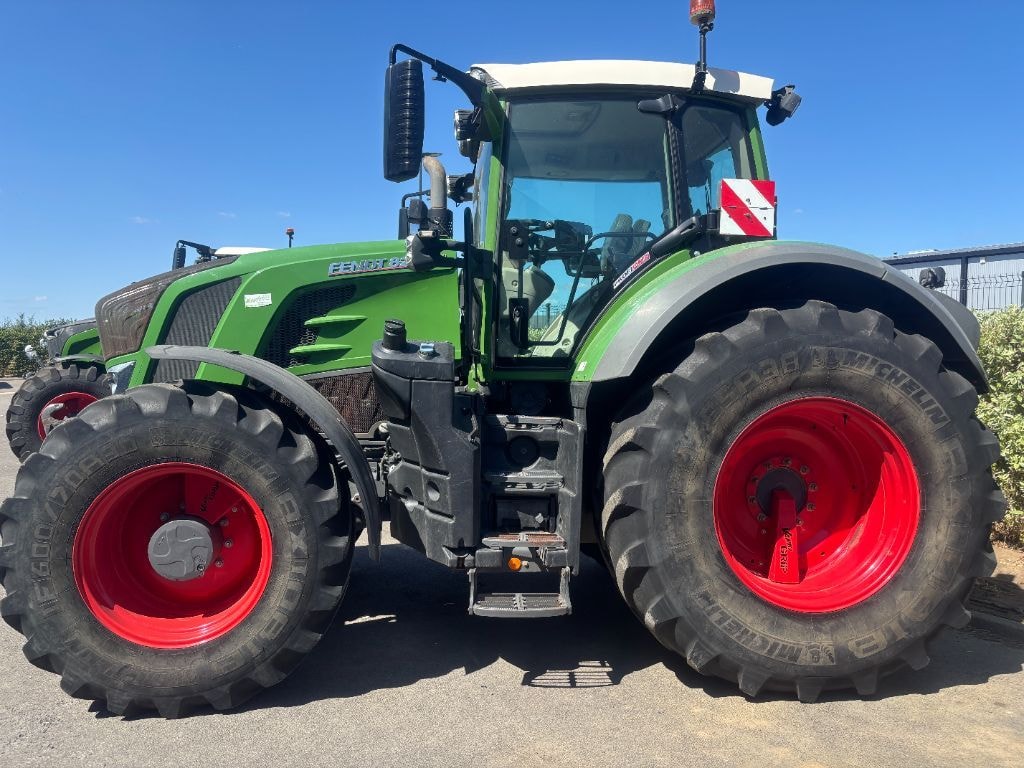 Tracteur FENDT 824 VARIO PROFI + - photo slide 3