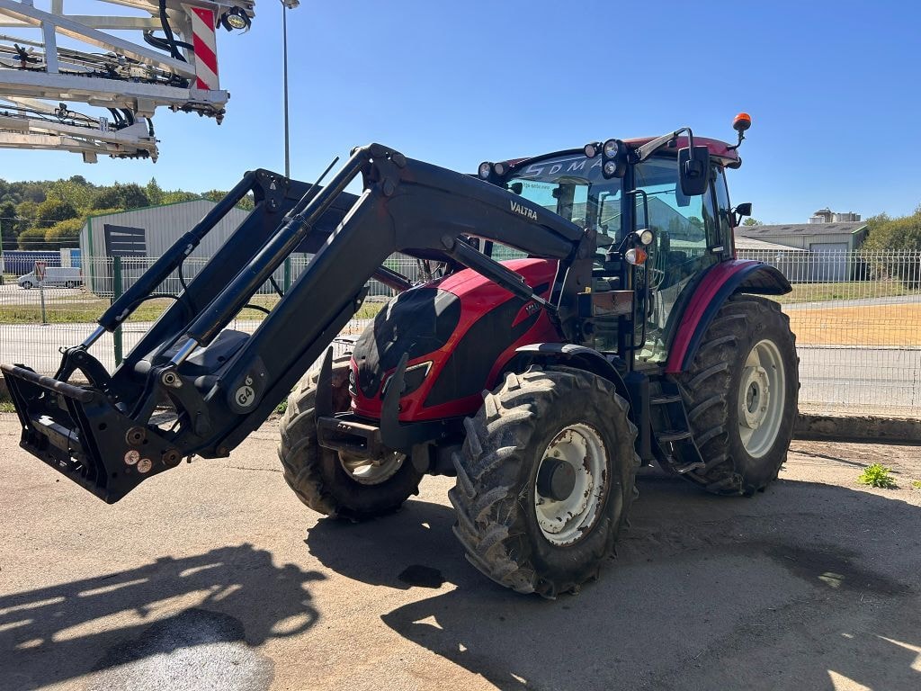 Tracteur chargeur VALTRA A104 Hitech - photo slide 1