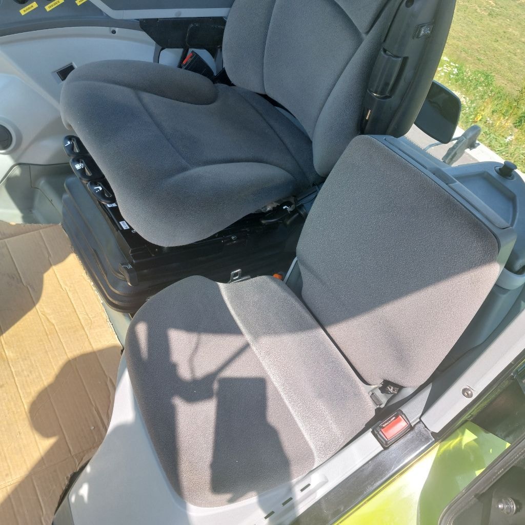 Tracteur CLAAS ARION 620 CIS - photo slide 9