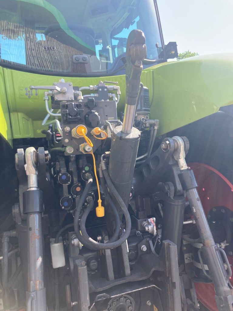 Tracteur CLAAS AXION 810 - photo slide 22