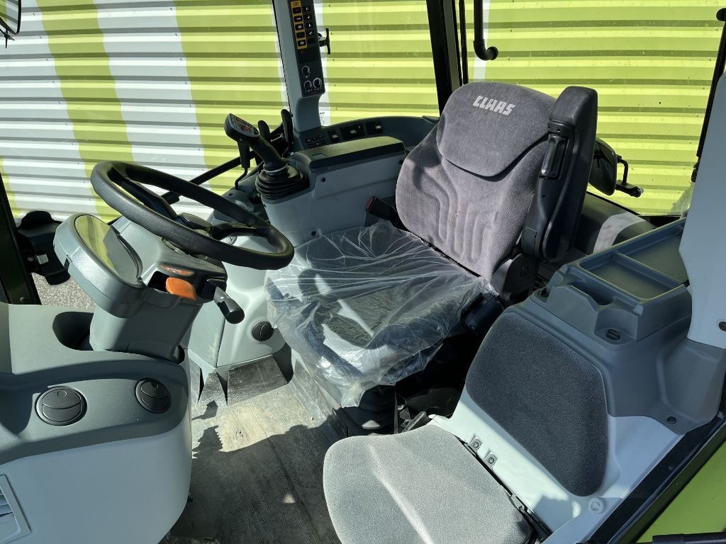Tracteur CLAAS ARION 410 - photo slide 7