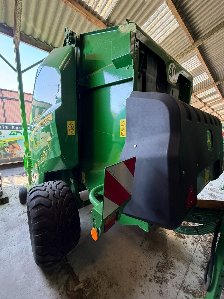 Presse balles rondes JOHN DEERE V461m - photo slide 7