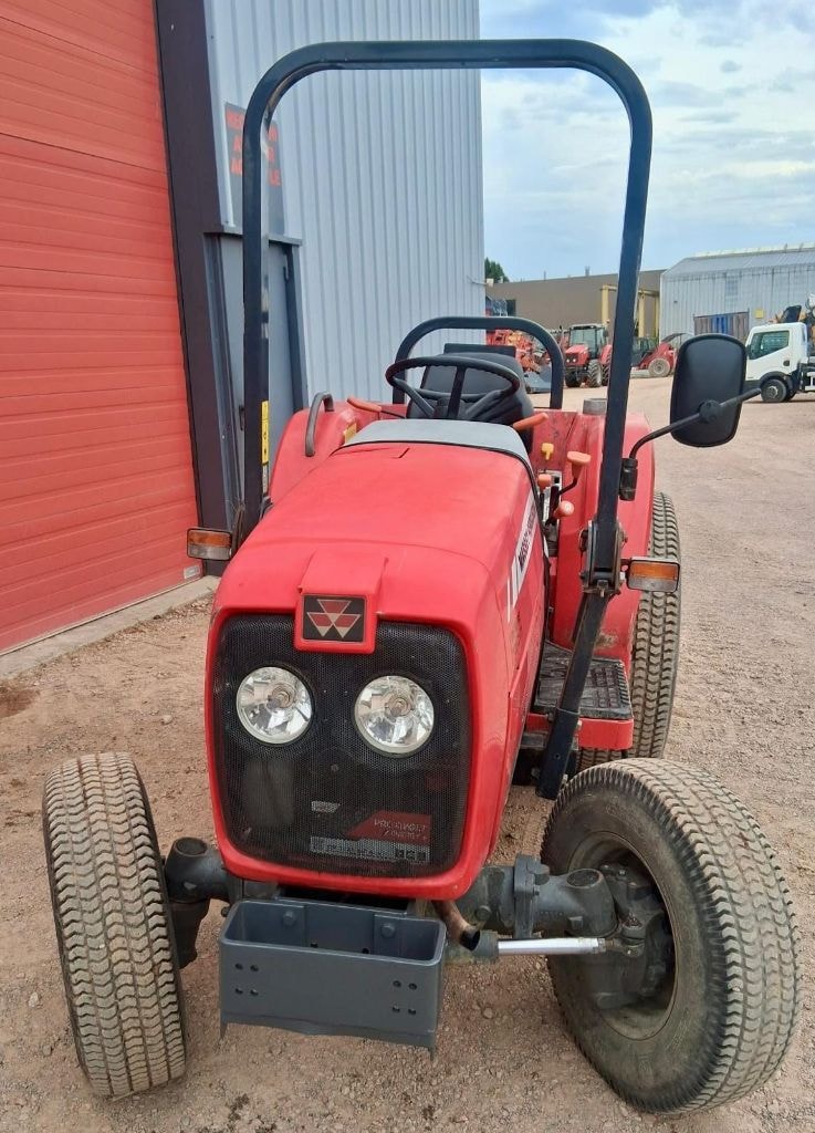 Tracteur MASSEY FERGUSON 1540 - photo slide 5