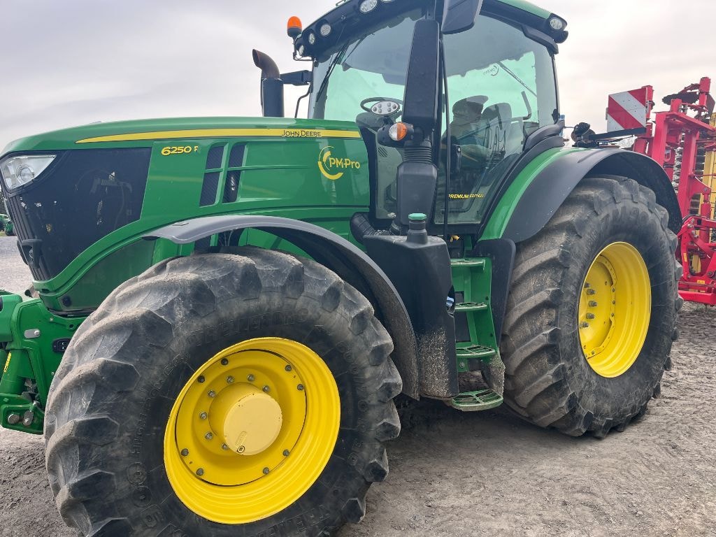 Tracteur JOHN DEERE 6250R - photo slide 21