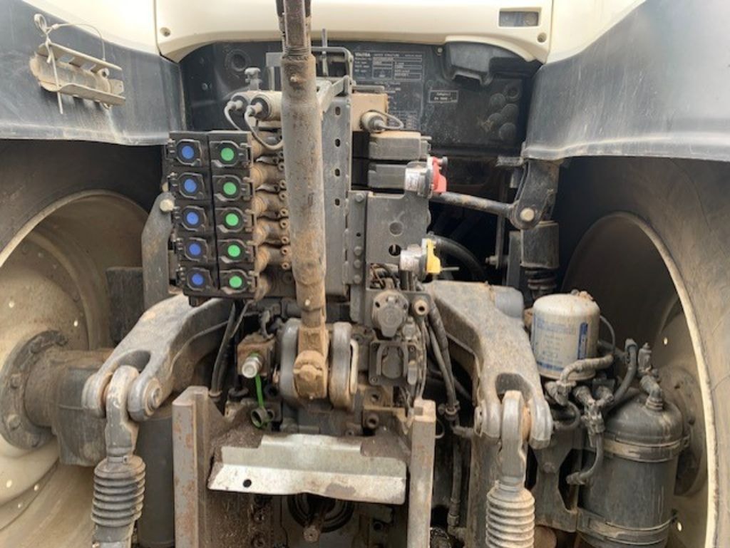 Tracteur VALTRA T214D - photo slide 6