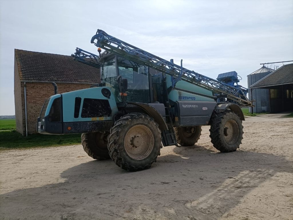 Pulverisateur automoteur BERTHOUD Raptor 4200 - photo slide 13