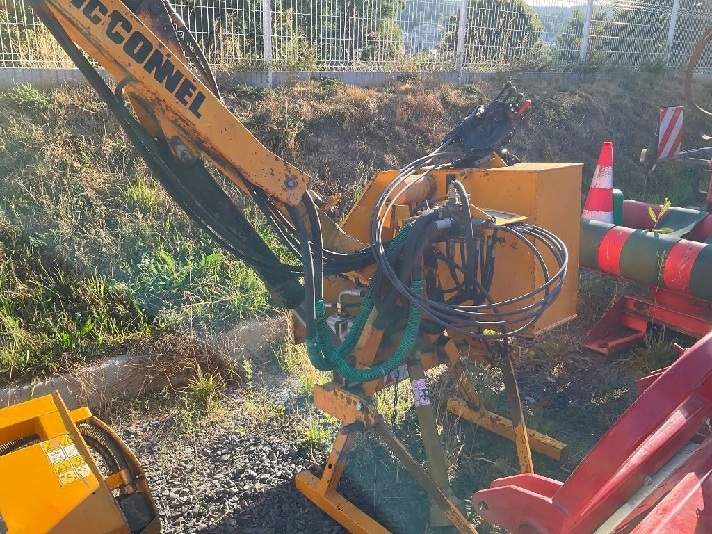 Epareuse MC CONNEL Mag 450 - photo slide 2