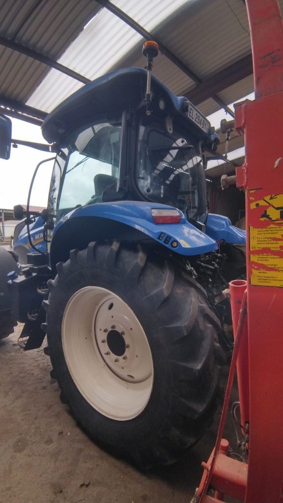 Tracteur NEW HOLLAND T6.145 - photo slide 4