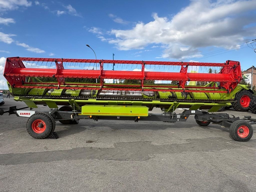 Moissonneuse CLAAS TRION 730 - photo slide 28