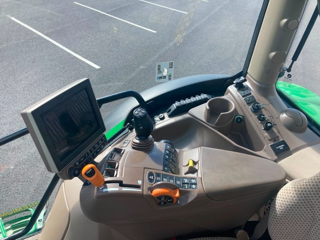Tracteur chargeur JOHN DEERE 6130R - photo slide 13