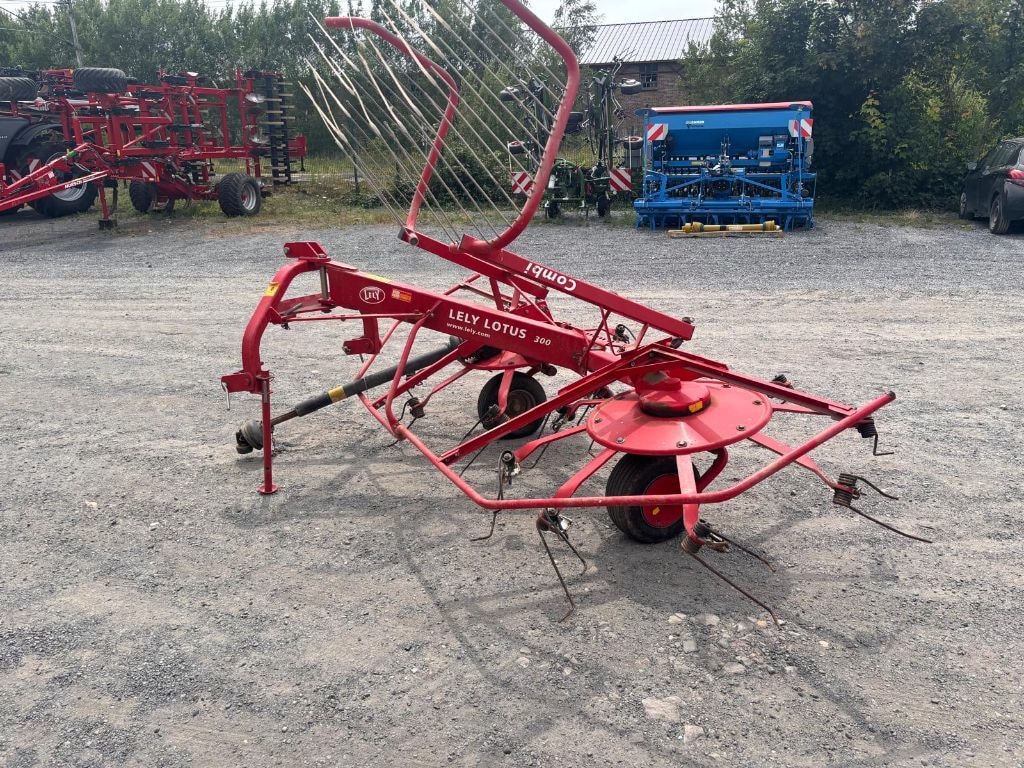 Faneuse LELY Lotus 300 - photo slide 8