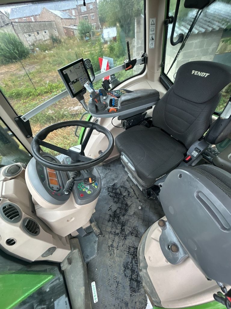 Tracteur FENDT 826 VARIO PROFI + - photo slide 16