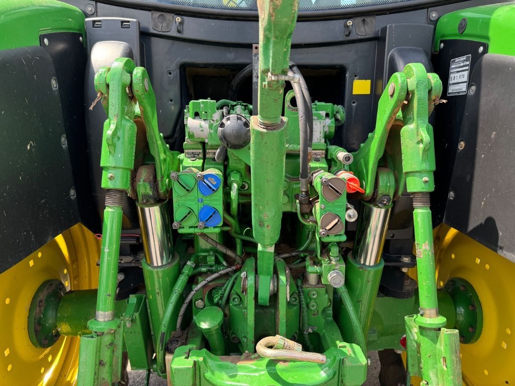 Tracteur JOHN DEERE 6115R - photo slide 9