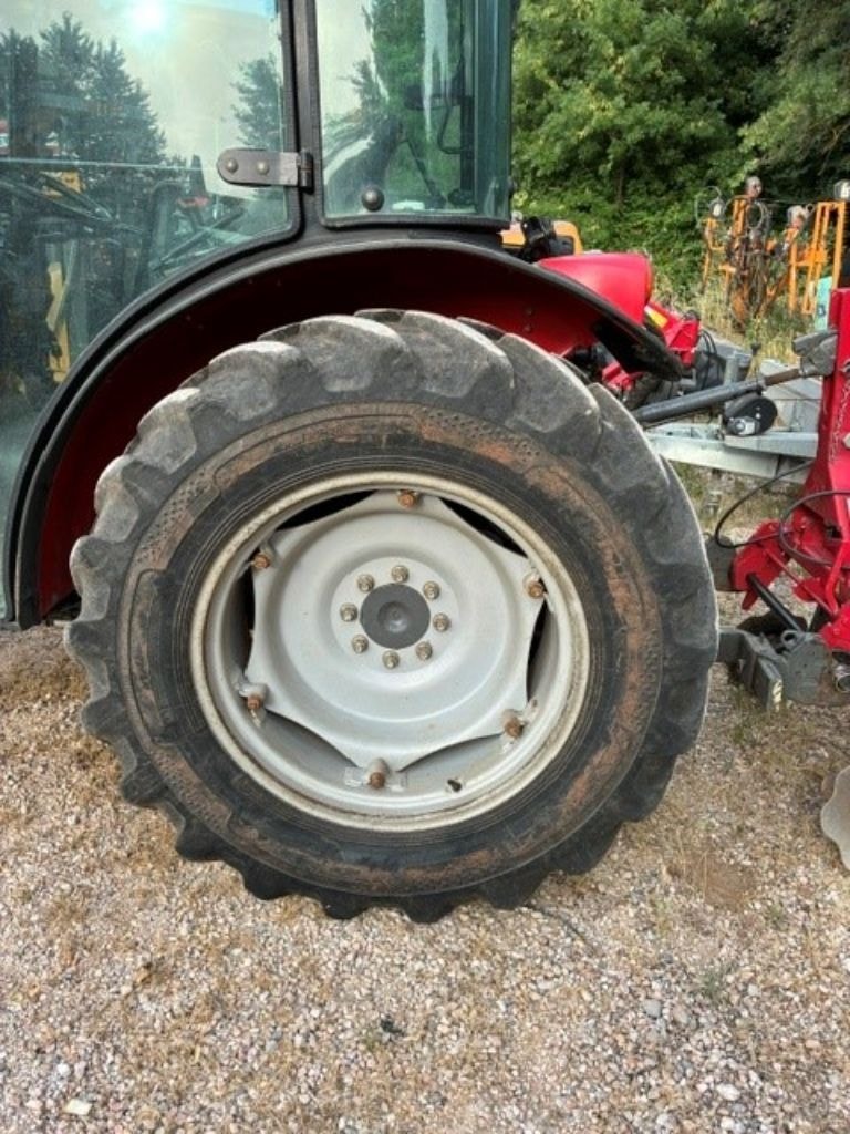 Tracteur etroit MASSEY FERGUSON 3710S EFF - photo slide 5