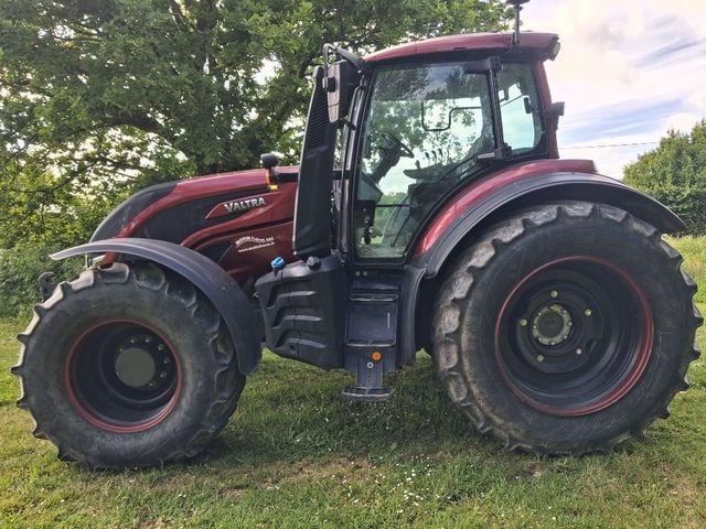 Tracteur VALTRA T215 - photo slide 8