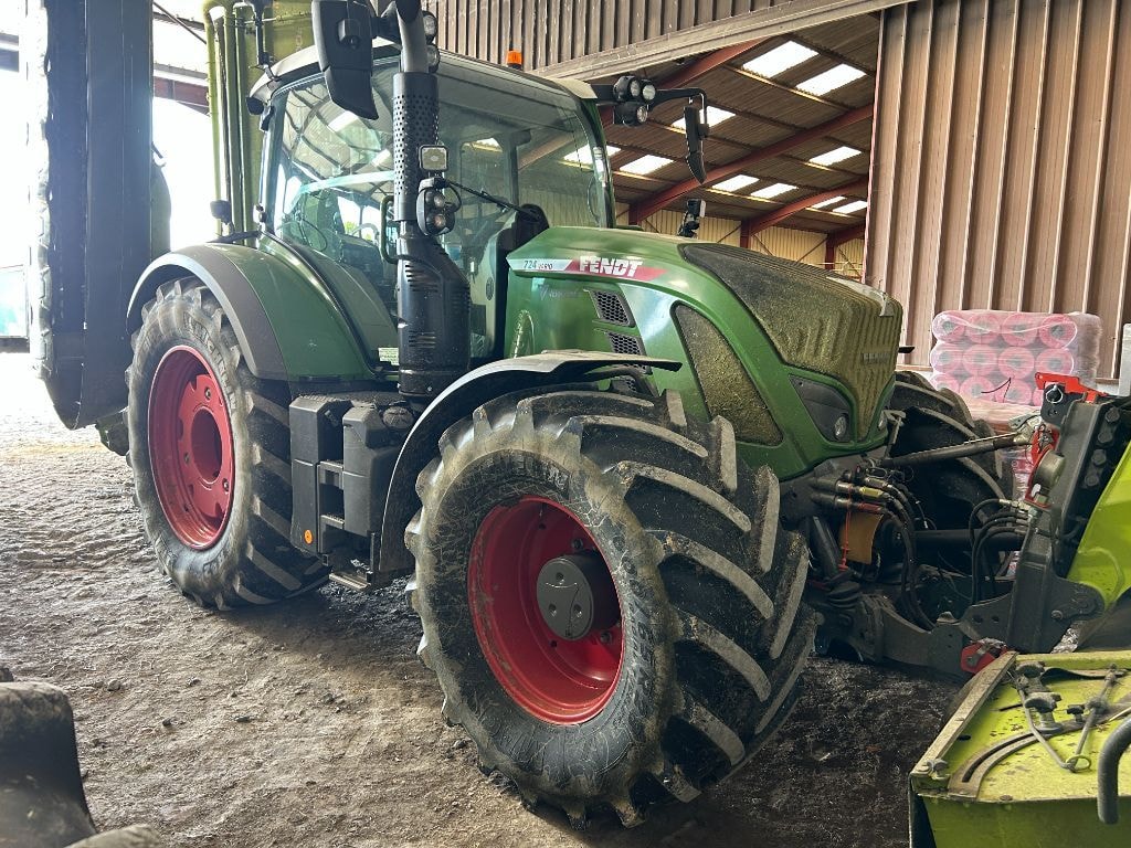 Tracteur FENDT 724 VARIO POWER + - photo slide 15