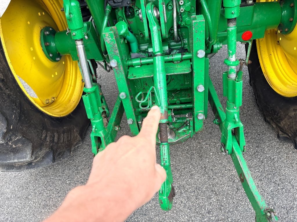 Tracteur JOHN DEERE 6115R - photo slide 8