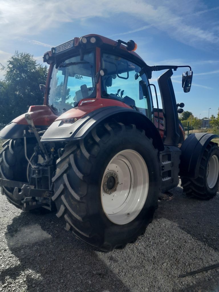 Tracteur VALTRA T175eH - photo slide 9