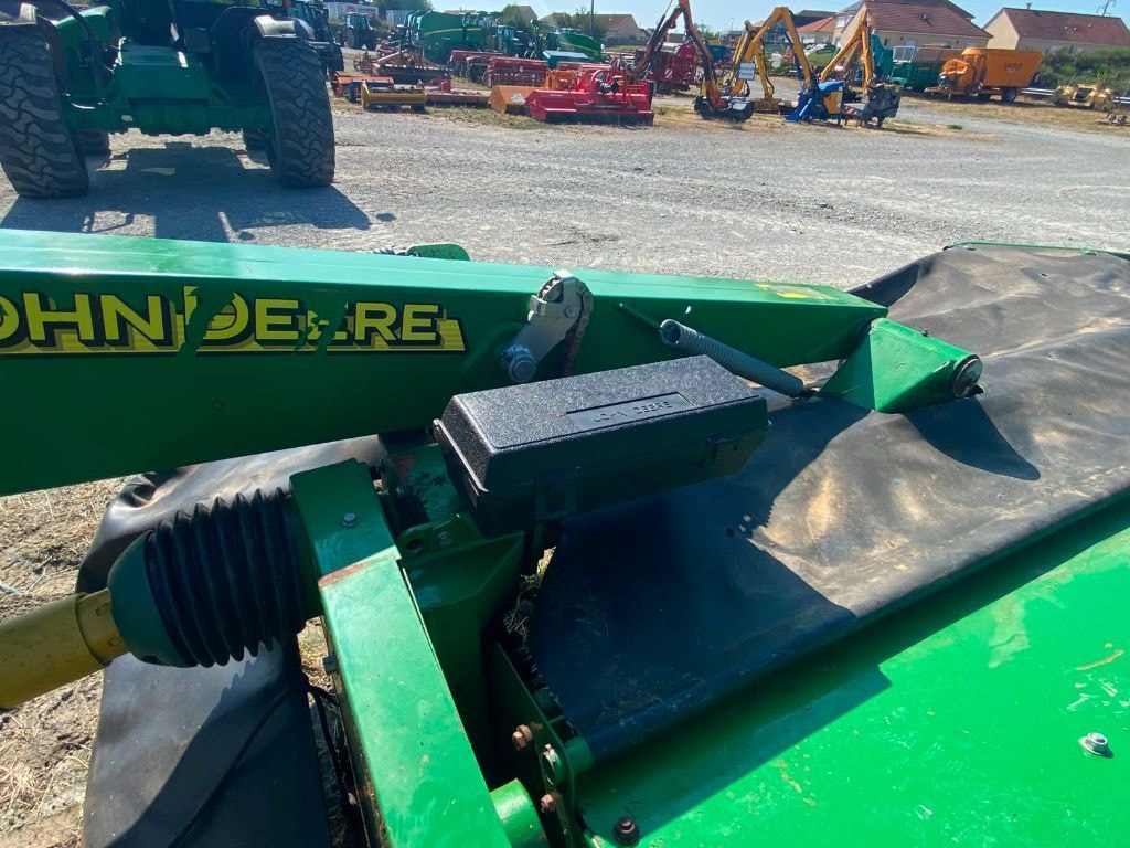 Faucheuse conditionneuse JOHN DEERE 328A - photo slide 14