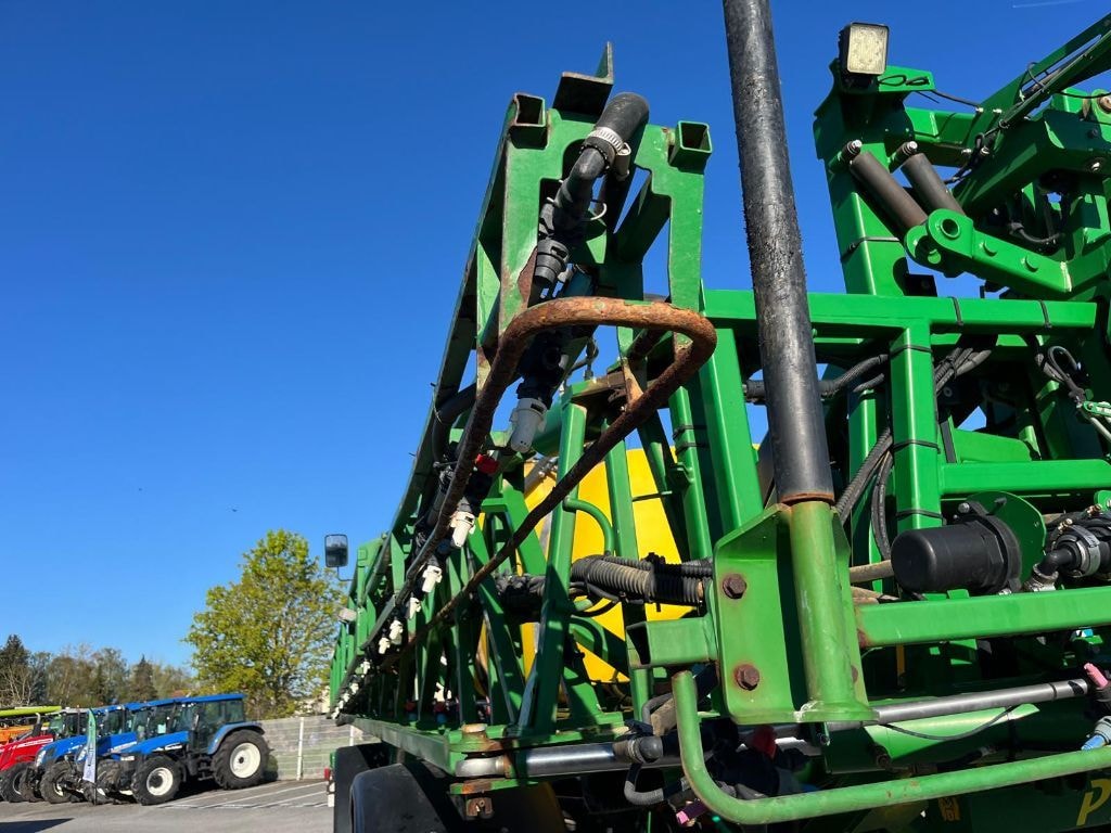 Pulverisateur automoteur JOHN DEERE R4040i - photo slide 15