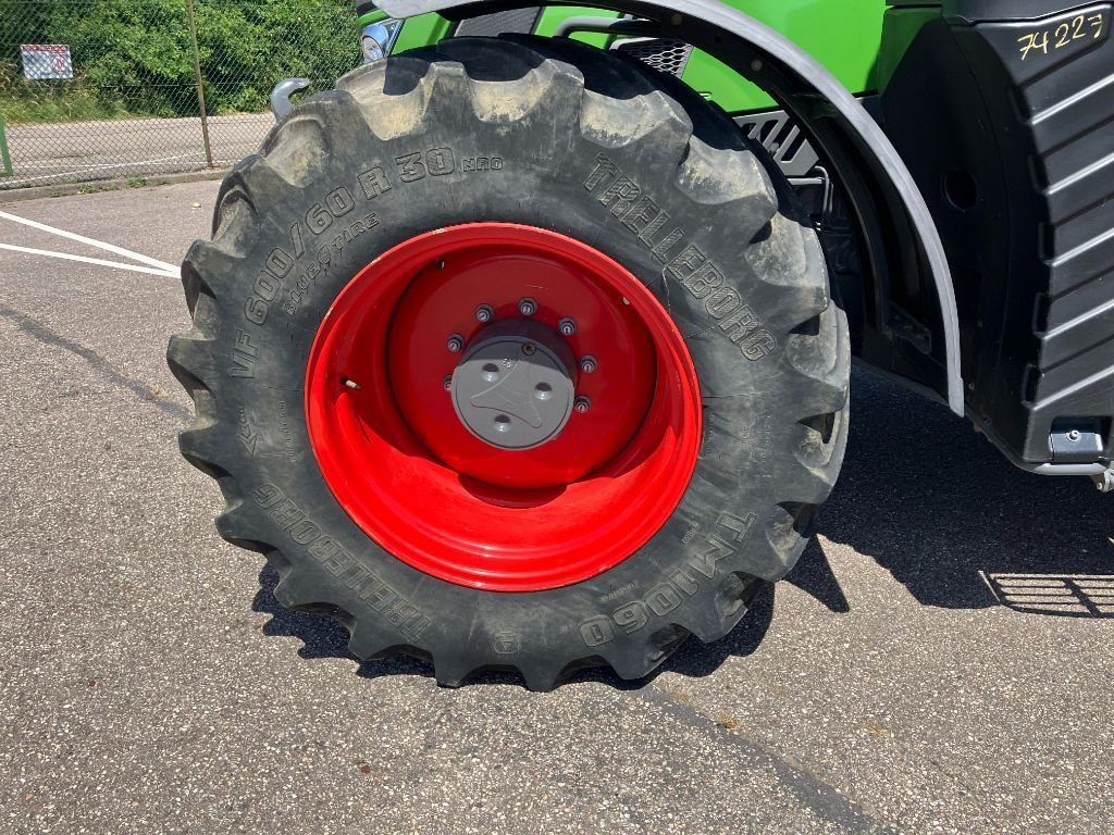 Tracteur FENDT 724 VARIO PROFI + - photo slide 39