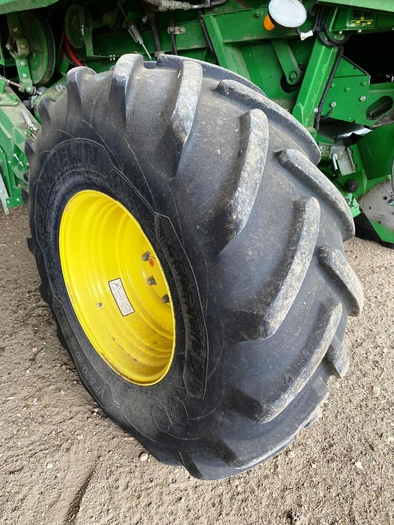 Moissonneuse JOHN DEERE T560 - photo slide 6