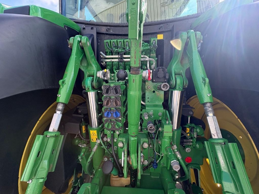 Tracteur JOHN DEERE 6215R - photo slide 15