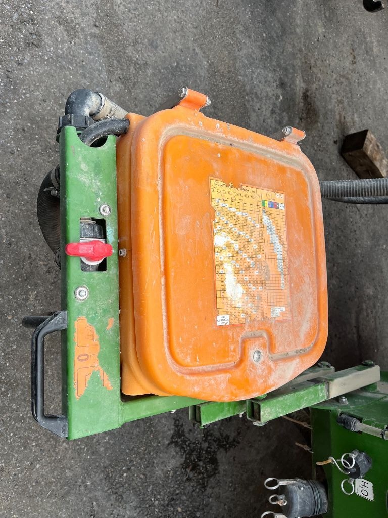 Pulverisateur AMAZONE UX 4200 SPECIAL - photo slide 18