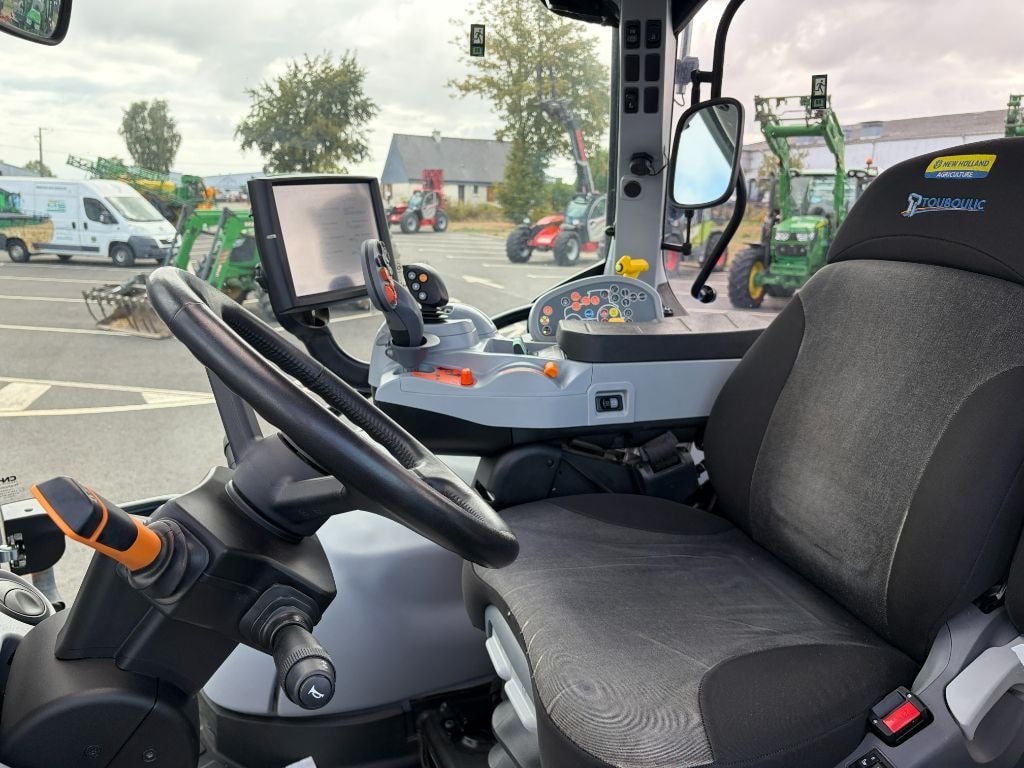 Tracteur chargeur NEW HOLLAND T6.160 - photo slide 4
