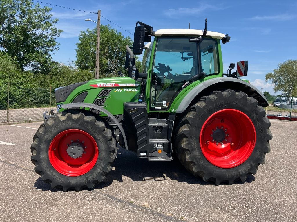 Tracteur FENDT 724 VARIO PROFI + - photo slide 7