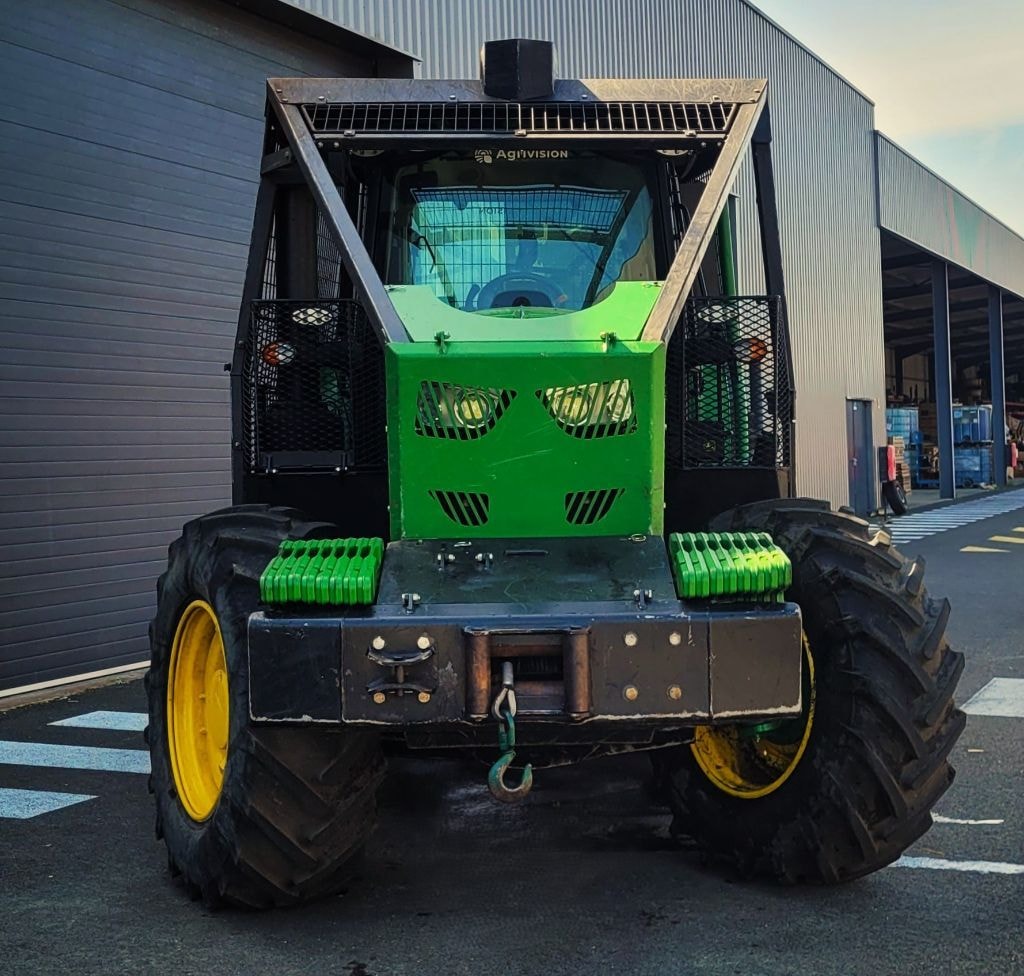 Tracteur forestier JOHN DEERE 6155M - photo slide 3