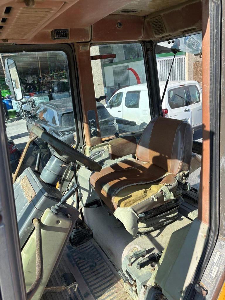 Tracteur RENAULT 103-14 - photo slide 9