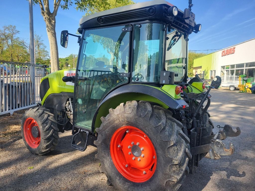 Tracteur CLAAS Nexos 240 F - photo slide 10