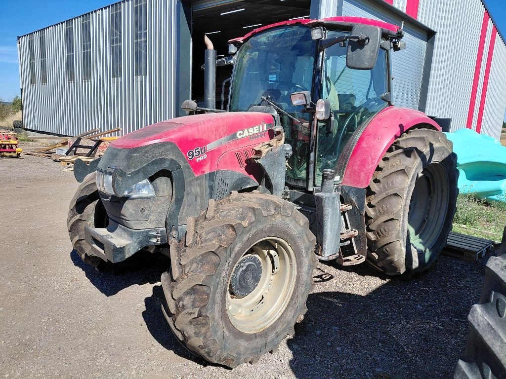 Tracteur CASE IH FARMALL 95 U - photo slide 1