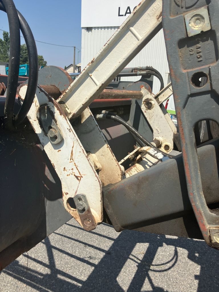 Tracteur chargeur RENAULT ARES 610 RZ - photo slide 23