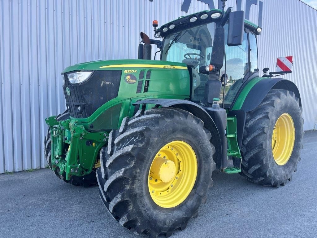 Tracteur JOHN DEERE 6250R - photo slide 1