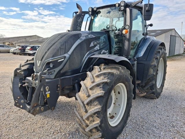 Tracteur VALTRA T144H - photo slide 1
