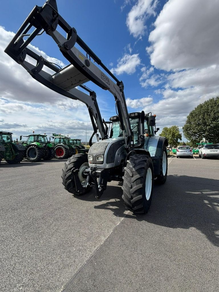 Tracteur chargeur VALTRA N122 DIRECT - photo slide 16