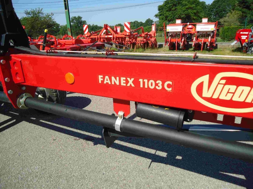 Faneuse KVERNELAND Fanex 1103C - photo slide 9