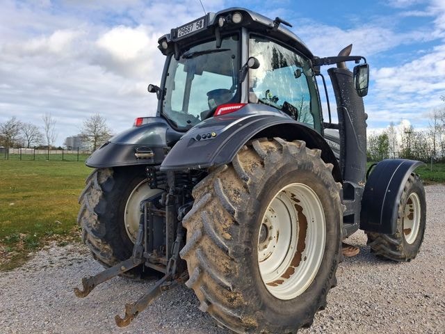 Tracteur VALTRA T144H - photo slide 5