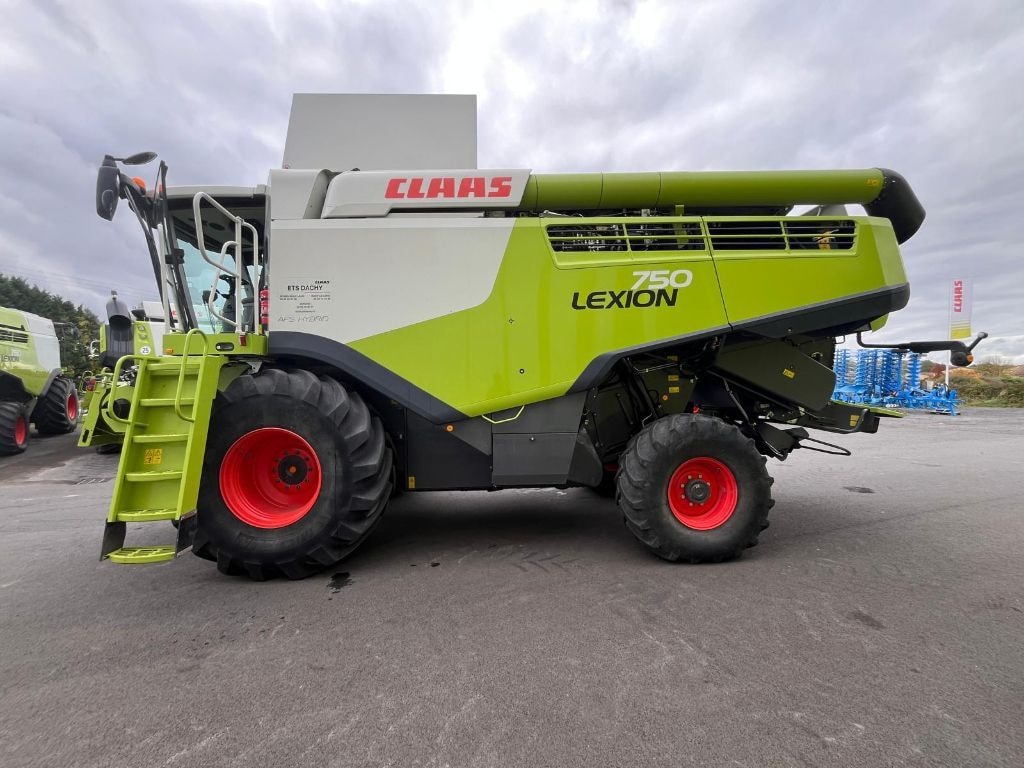 Moissonneuse CLAAS LEXION 750 - photo slide 4