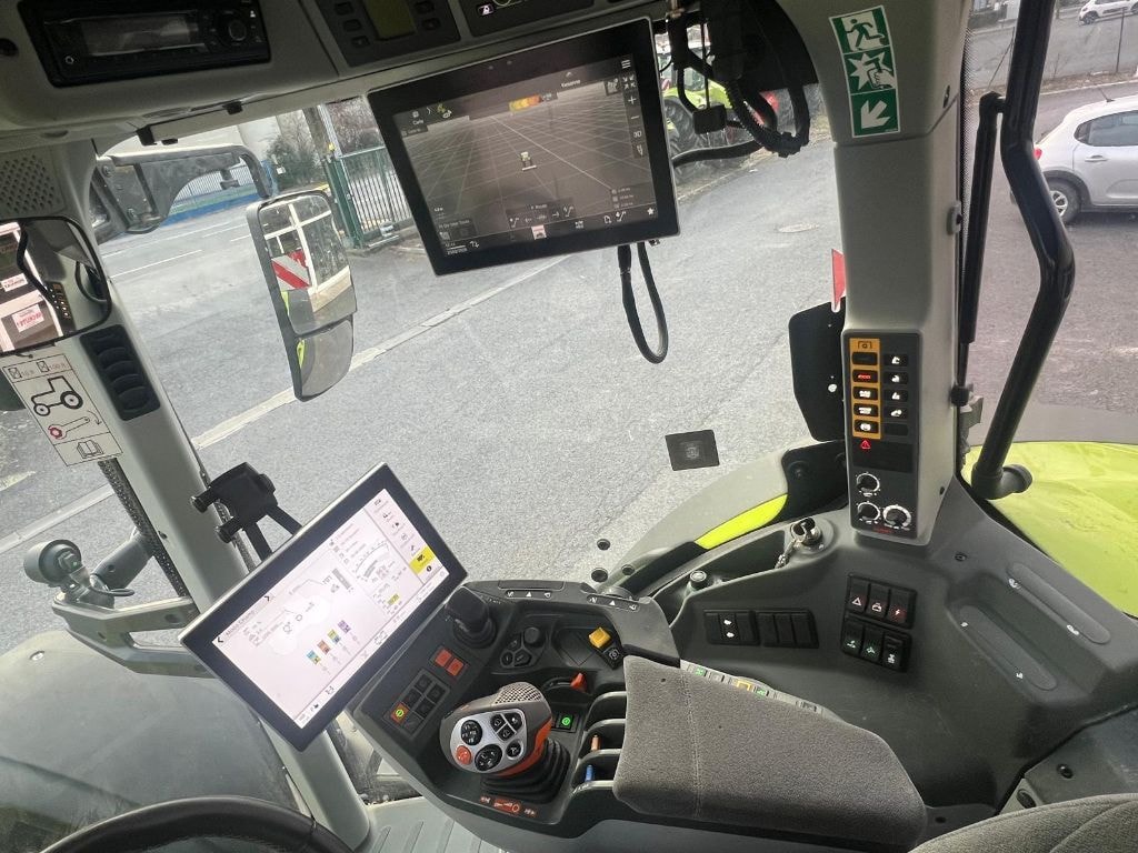 Tracteur CLAAS AXION 830 CMATIC - photo slide 10