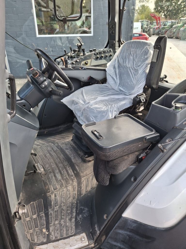 Tracteur VALTRA N154 Active  - photo slide 11