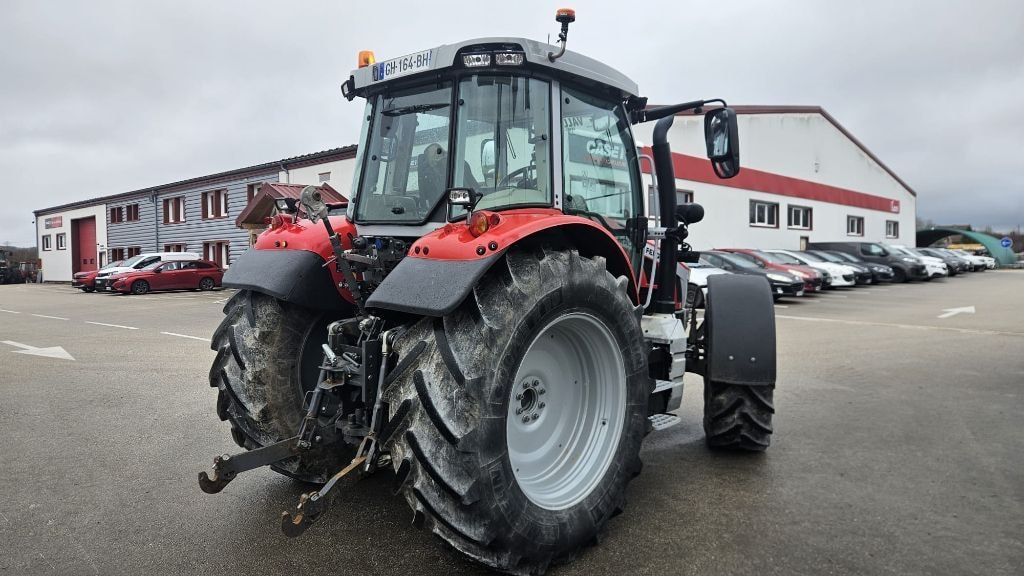 Tracteur MASSEY FERGUSON 5S.145 - photo slide 3
