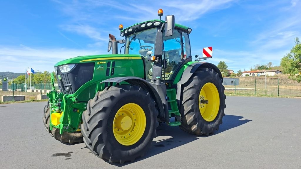 Tracteur JOHN DEERE 6250R - photo slide 1