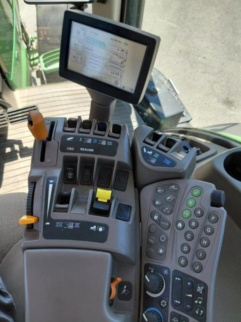 Tracteur JOHN DEERE 7215R - photo slide 5