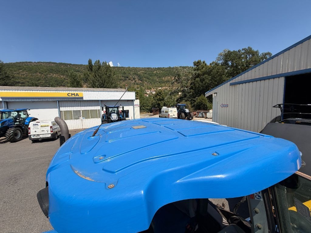 Tracteur NEW HOLLAND T7.235 AC       - photo slide 26