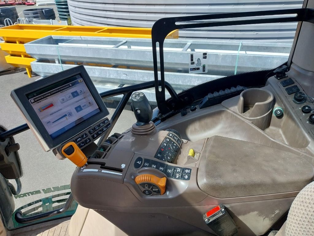 Tracteur chargeur JOHN DEERE 6135R - photo slide 6