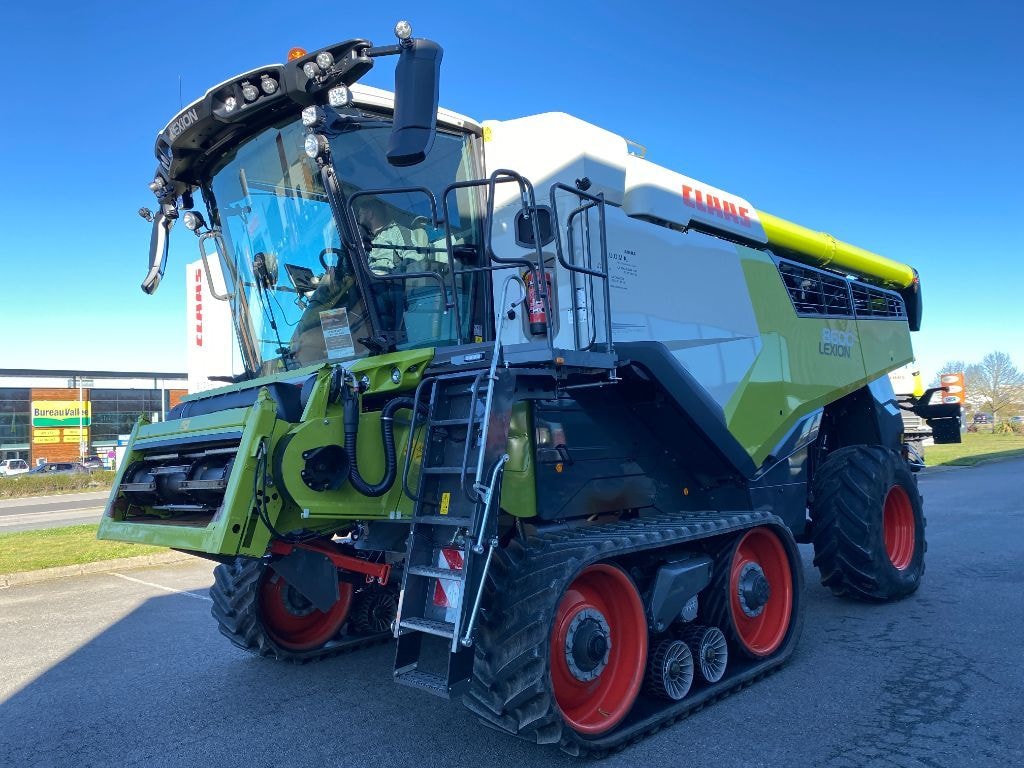 Moissonneuse CLAAS LEXION 8600 TERRATRAC - photo slide 6