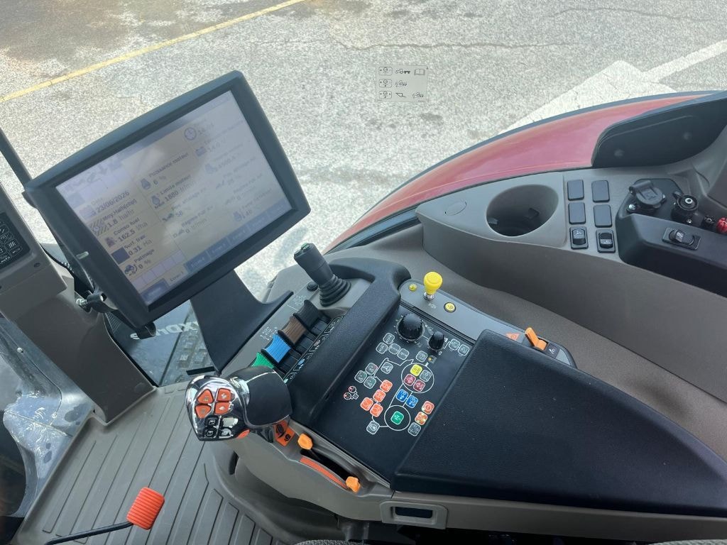 Tracteur CASE IH Optum 250 - photo slide 14